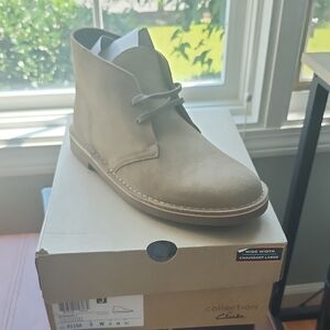 Clarks Men's Beige Chukka Boots